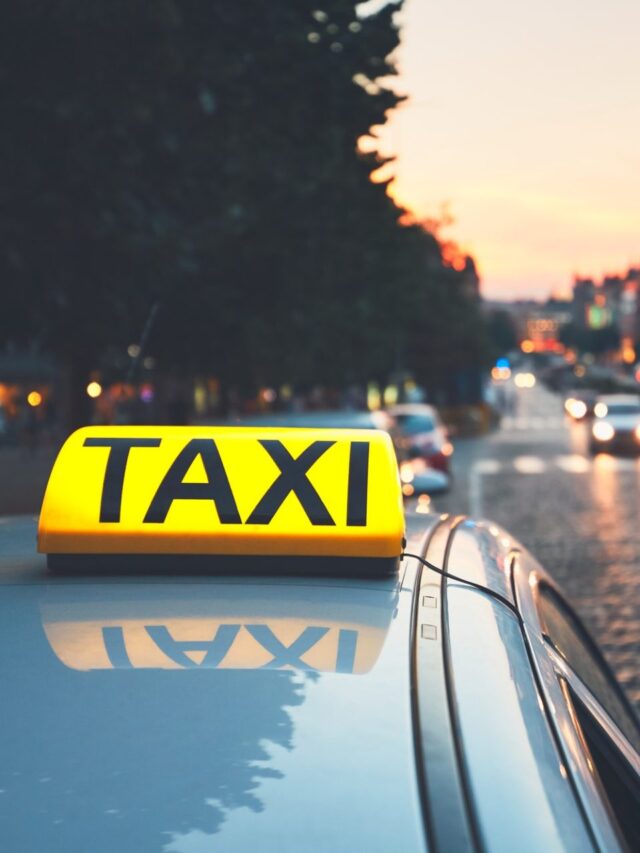 cropped-taxi-car-on-the-city-street-e1635074489367.jpg